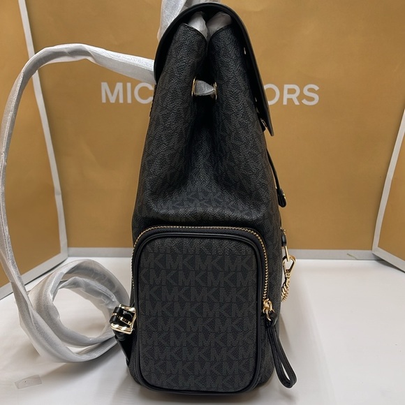 MICHAEL KORS
Jet Set Large Logo Backpack
COLOR BLACK
NWT - Picture 5 of 16